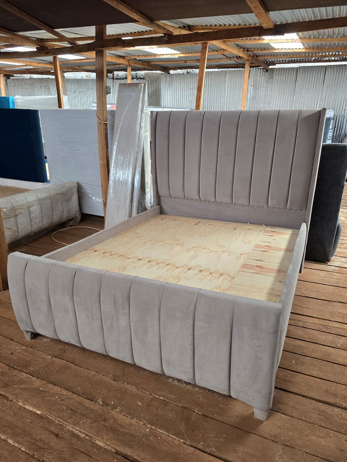 Lines Design Bed